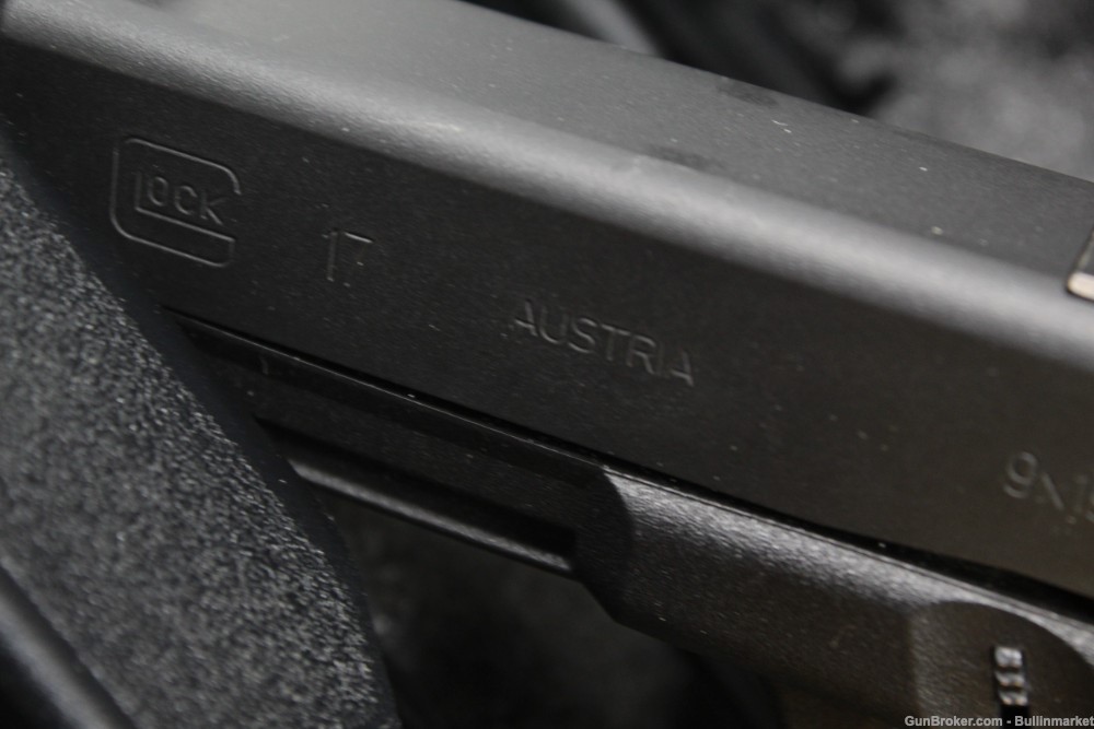 Glock 17 RTF2 Gen 3 9mm Semi Auto Full Size Pistol w/ Original Box-img-4