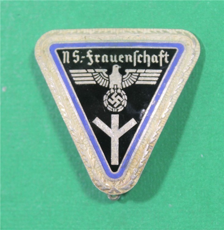 German WWII 1933 NS frauenschaft Badge with Oak Leaf Border 1G-img-0