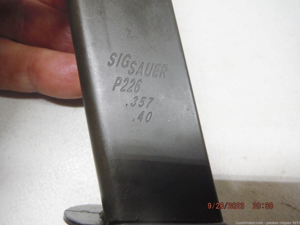 SIG SAUER P226 .357 Sig/.40 S&W 12Rd New Factory Italy Magazine-img-4