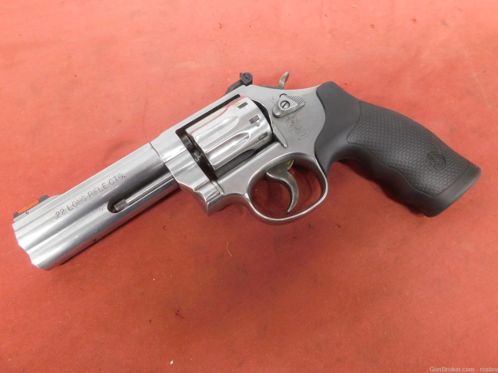 Smith & Wesson 617-6 22 LR-img-0