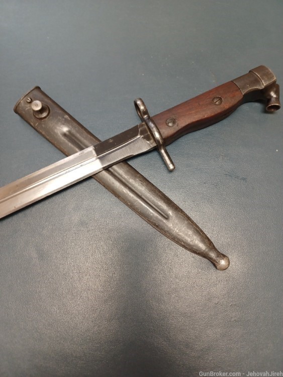 Extra fine condition Egyptian Hakim bayonet with frog-img-8