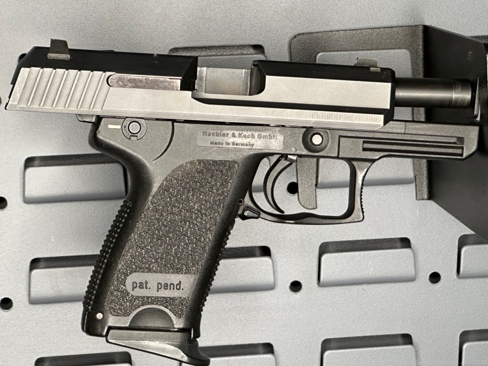 Heckler & Koch USP Compact V1 9mm Pistol 81000329 / M709031-A5-img-4
