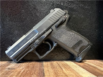 Heckler & Koch USP Compact V1 9mm Pistol 81000329 / M709031-A5