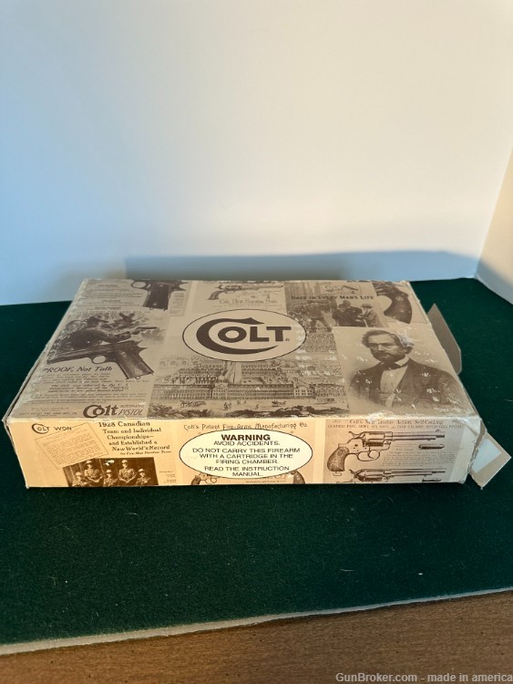 Colt python 6IN S/S BBL with box and case-img-7