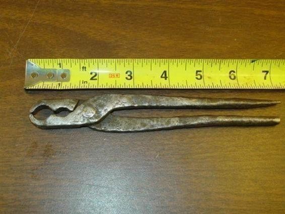 PLIERS EARLY RARE-img-0