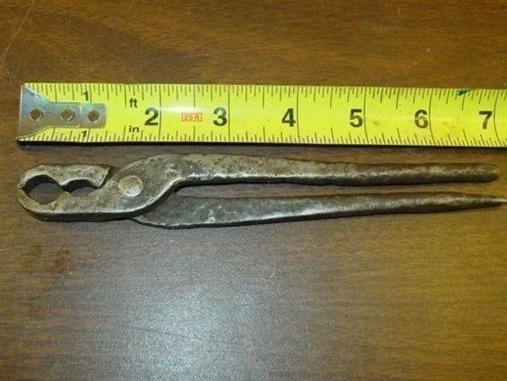 PLIERS EARLY RARE-img-1