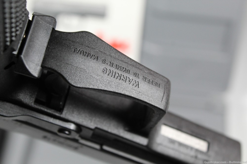 Heckler & Koch HK USP 9mm DA / SA Pistol w/ Original Box-img-25