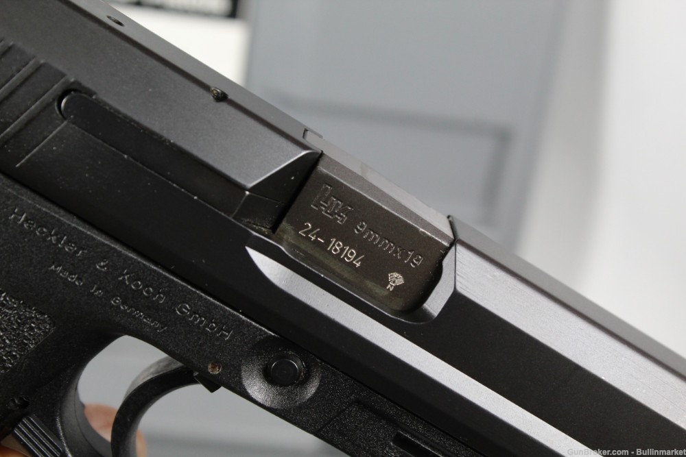 Heckler & Koch HK USP 9mm DA / SA Pistol w/ Original Box-img-17