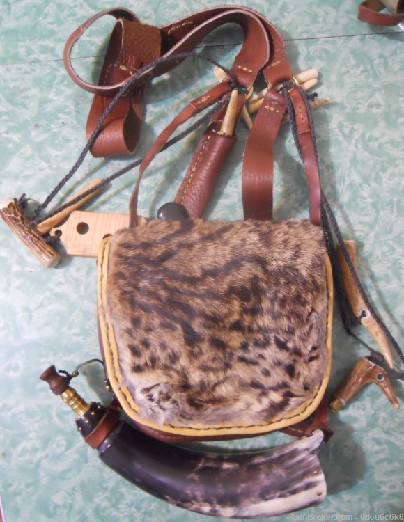 MUZZLE LOADING POUCH AND HORN - Bobcat-img-0