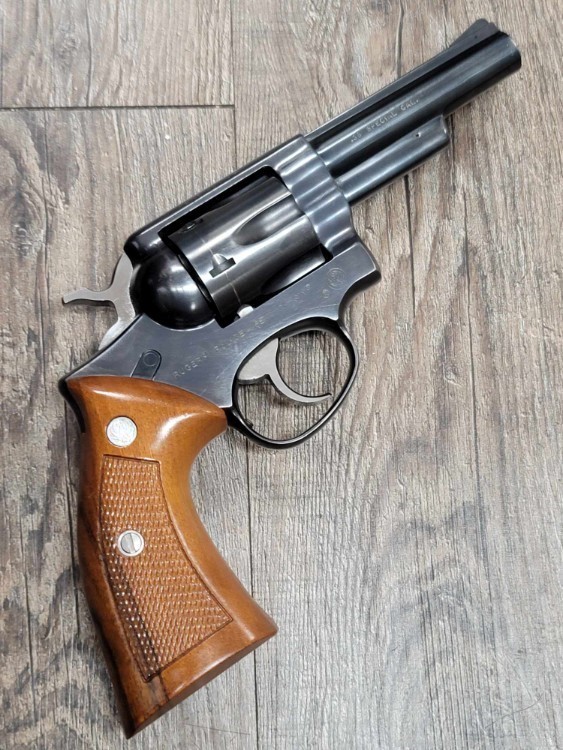 Rare 1976 Ruger Police Service Six .38 "200th year of American Liberty"-img-0