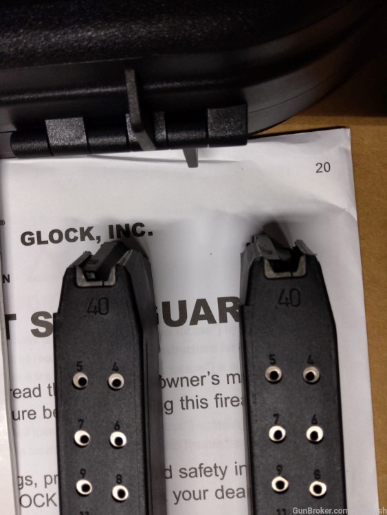 Glock Pistol Magazines,  2-15rd .40S&W , Case and Manual -img-3