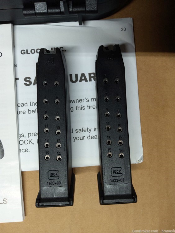 Glock Pistol Magazines,  2-15rd .40S&W , Case and Manual -img-4