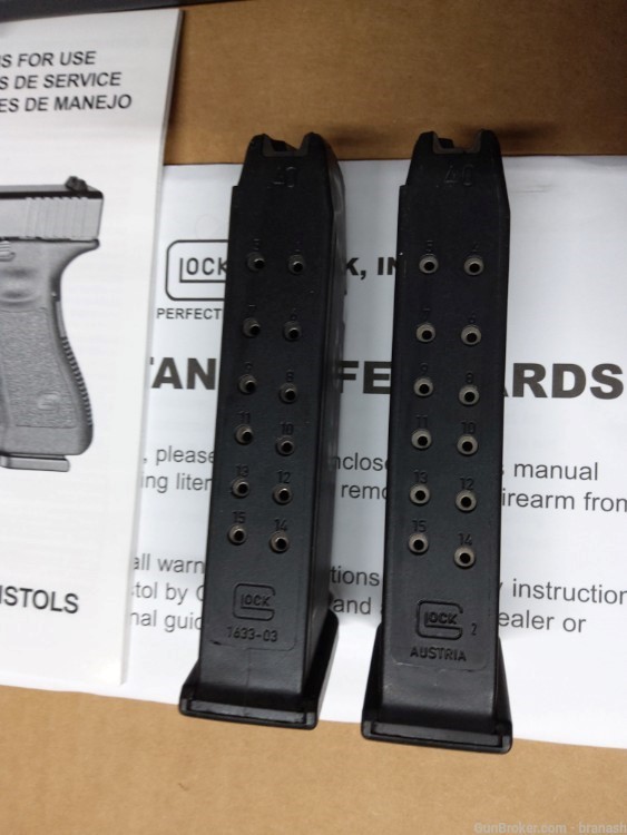Glock  Pistol Magazines,  2-15rd .40S&W , Case and Manual -img-2