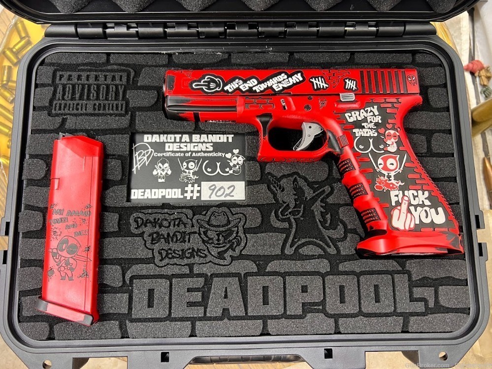 Glock 17 17rd Deadpool Battleworn Engraved and w/ Custom Case-img-0