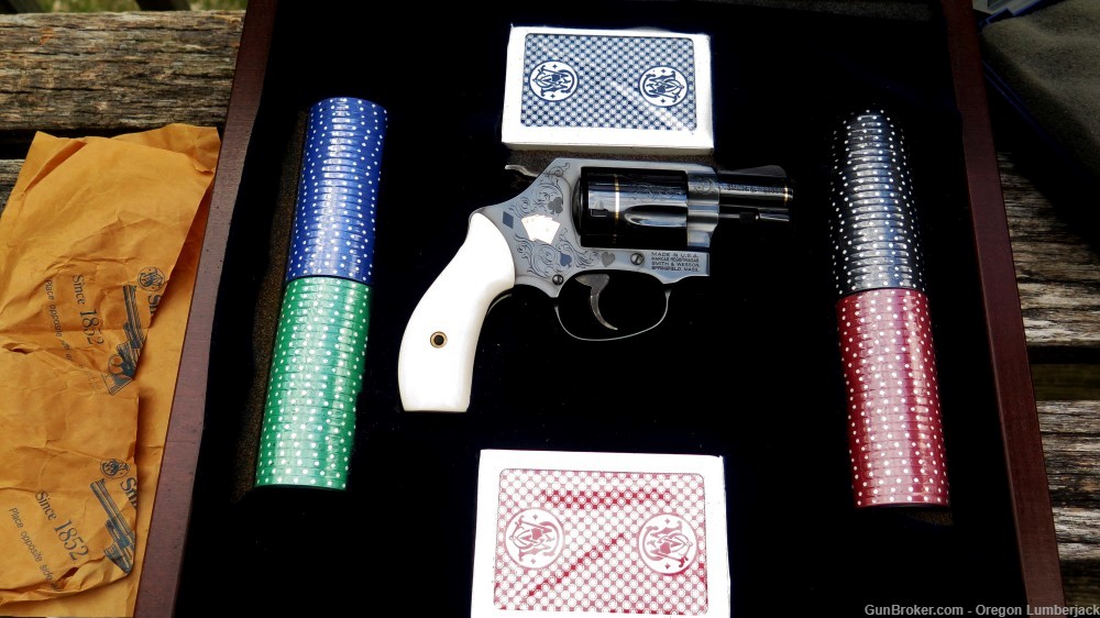 S&W 36 Texas Hold'Em Cased Set NOS & Mint Hold Em! Unfired with All! NIB!  -img-1