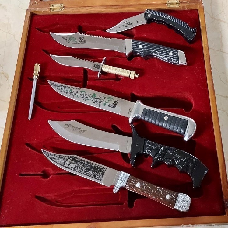 Knife Set-6 Knives-w-Sharpener & Glass/Wood Display Case.-img-5