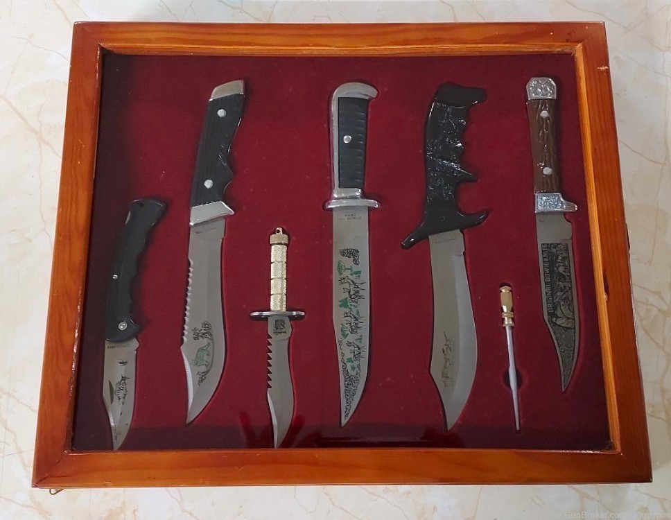 Knife Set-6 Knives-w-Sharpener & Glass/Wood Display Case.-img-1