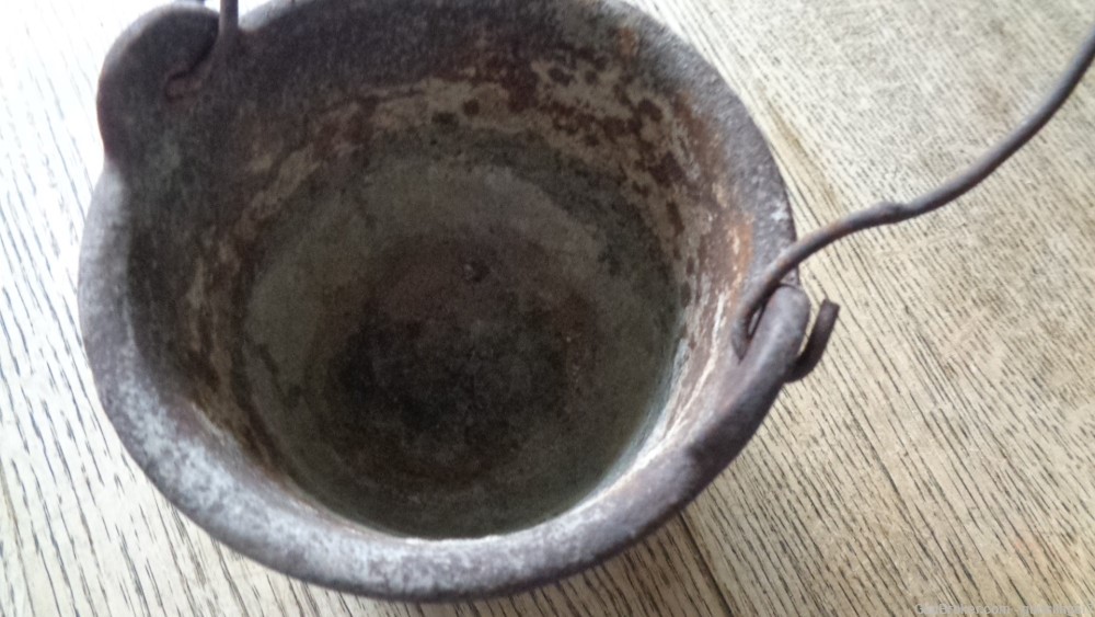 Vintage 10 Pound Lead Casting Pot & Ladle-img-1