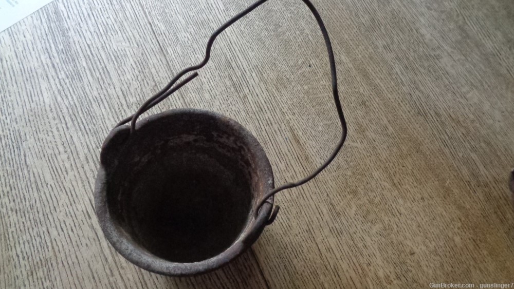 Vintage 10 Pound Lead Casting Pot & Ladle-img-0