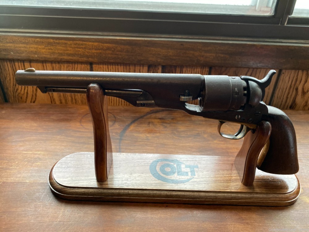 Colt 1860"Old Army" gun stand-img-0