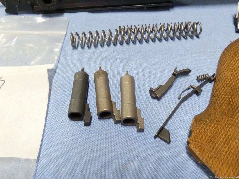 ASSORTED LUGER PARTS BARREL SIDEPLATES GRIPS MAUSER P-08 BYF *NO RESERVE*-img-2