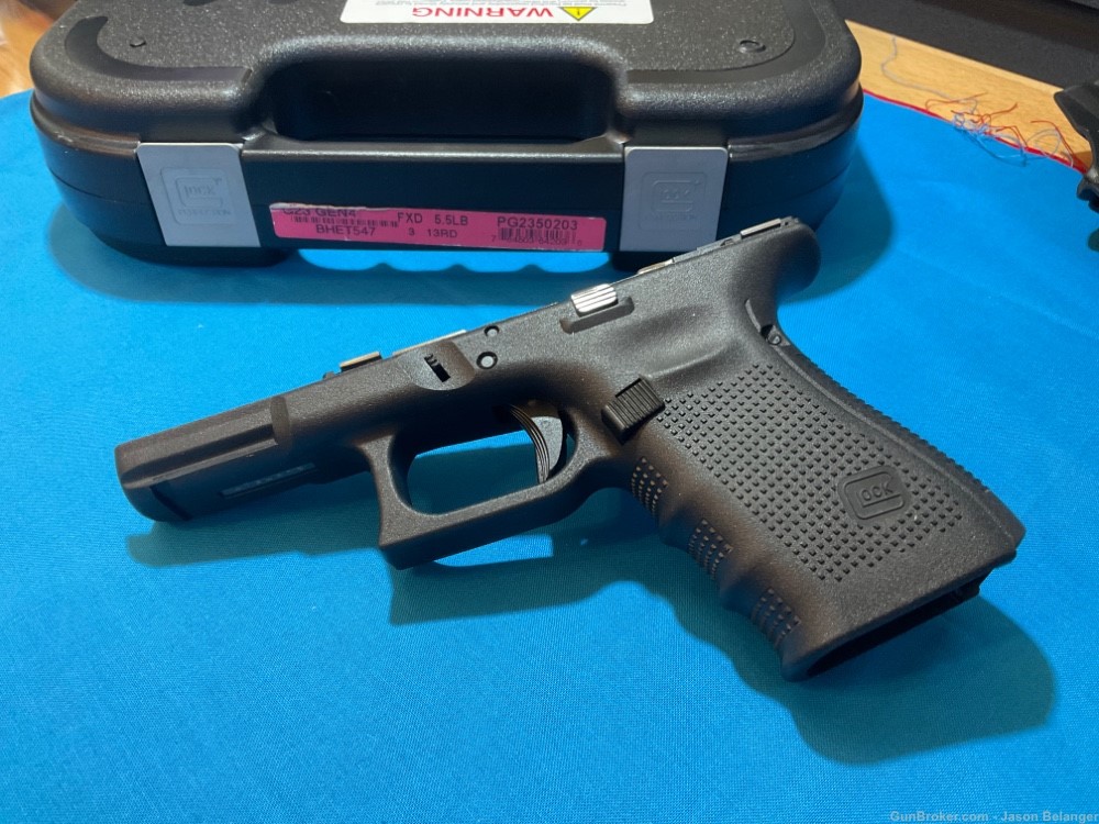 Glock 23 Gen 4 Complete Frame with Holster-img-1