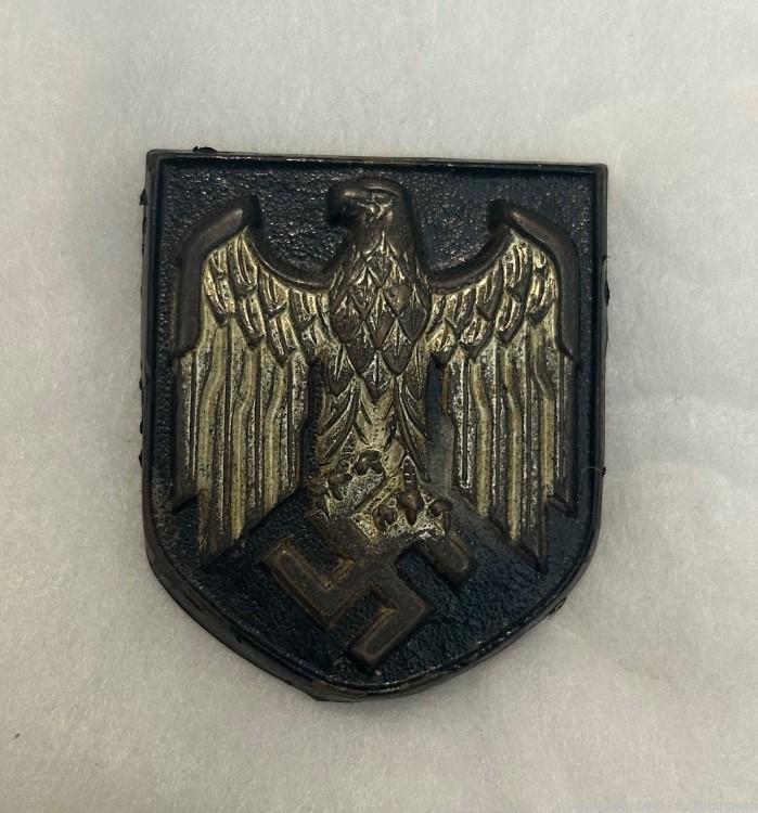 Vintage Original WW2 German Pith Helmet Eagle Badge -img-0