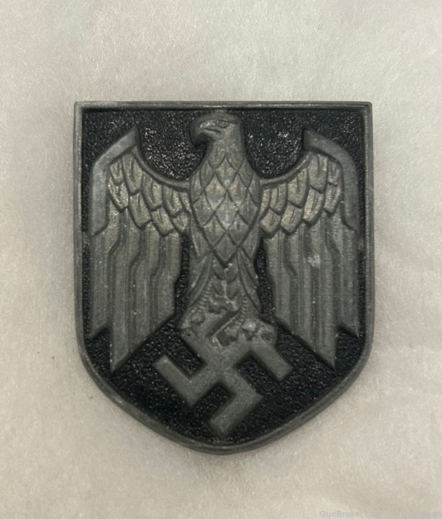 Vintage Original WW2 German Pith Helmet Eagle Badge -img-0