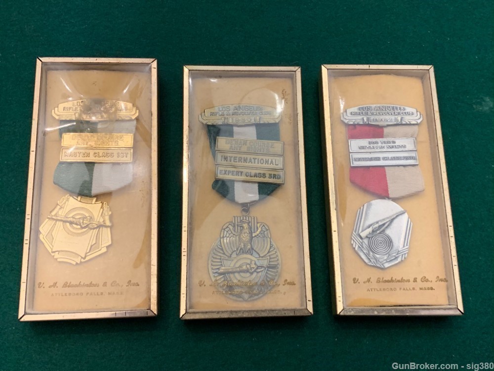 1960s LOS ANGELES RIFLE AND REVOLVER CLUB SHOOTING MEDALS-img-0