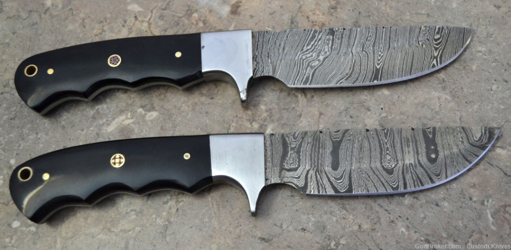 Custom Made Damascus Steel Set of 2 Hunting Knives Bull Horn Handle(LT-848)-img-3