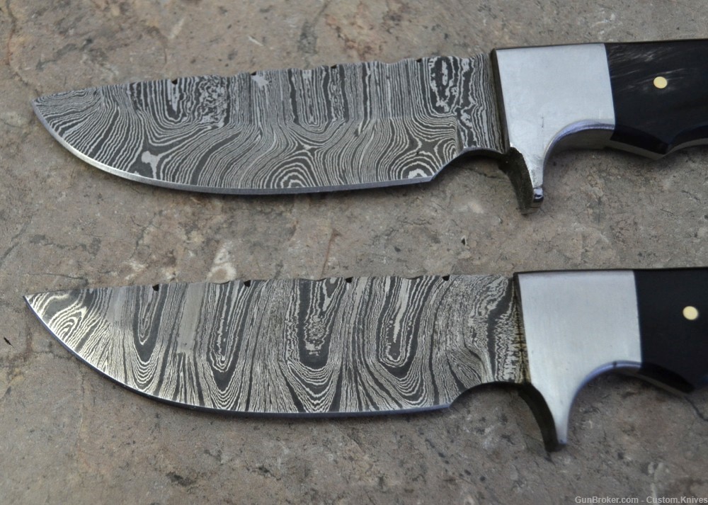 Custom Made Damascus Steel Set of 2 Hunting Knives Bull Horn Handle(LT-848)-img-1