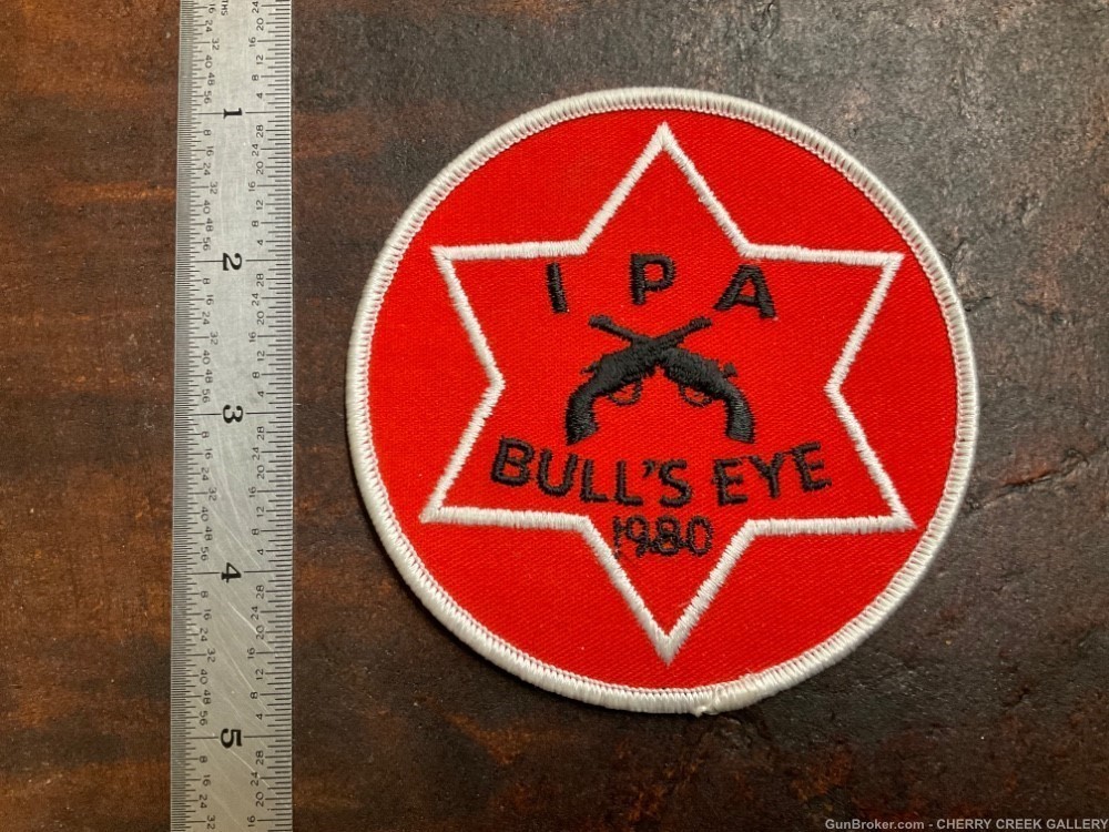 Vintage Illinois police bulls eye pistol match patch 1980 red rare -img-0