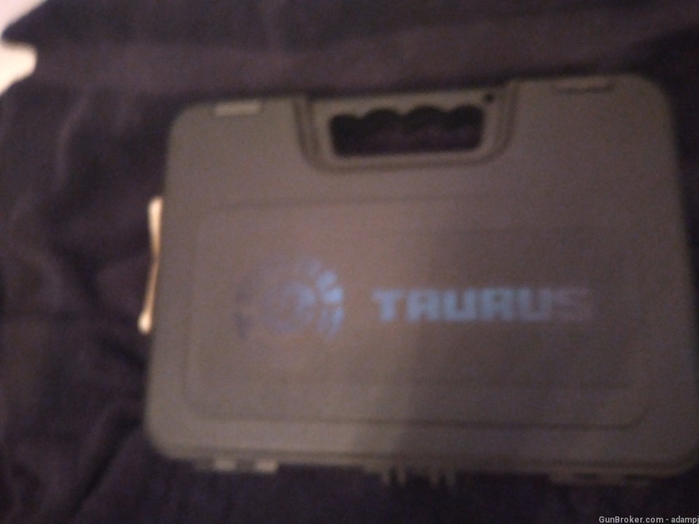 9mm Taurus PT809 SEMI AUTOMATIC HANDGUN WITH 3 MAGAZINES AND ORIGINAL CASE -img-8