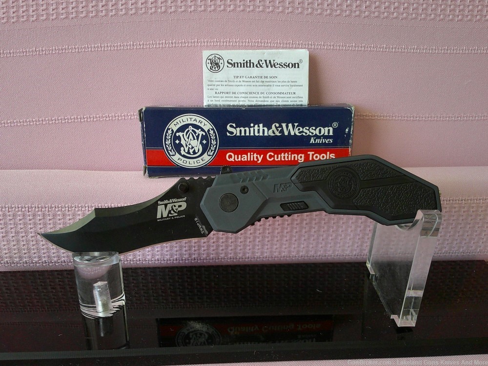 NIB SMITH & WESSON SWMP1B MILITARY & POLICE MAGIC Assisted Open Knife-img-0