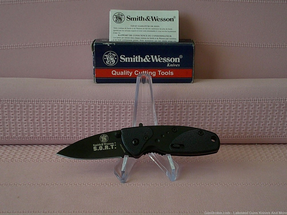 SMITH & WESSON SWSORTBM (SPECIAL OPERATION RESCUE TEAM BLACK MEDIUM) Knife-img-1