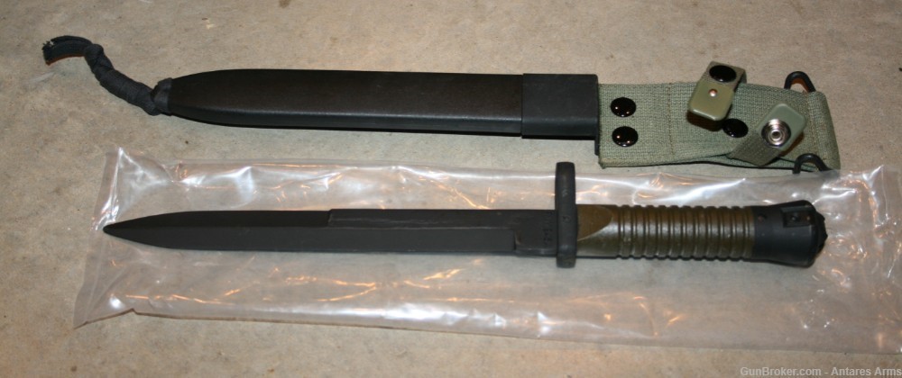 Cetme Model L Bayonet & Scabbard Spanish MIL NEW Un-issued -img-0