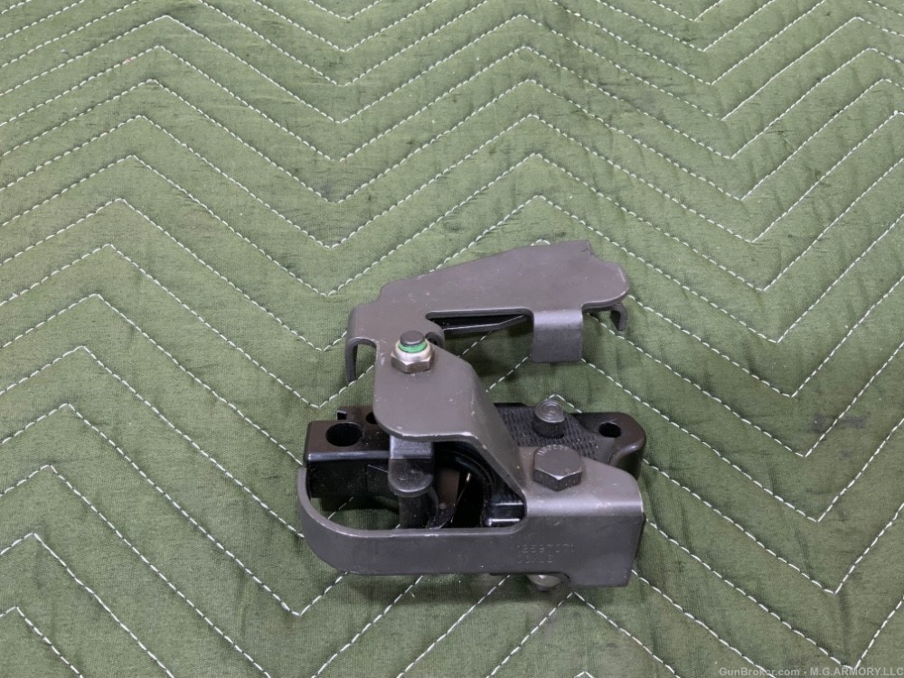 M240D  trigger assembly new old stock.-img-2