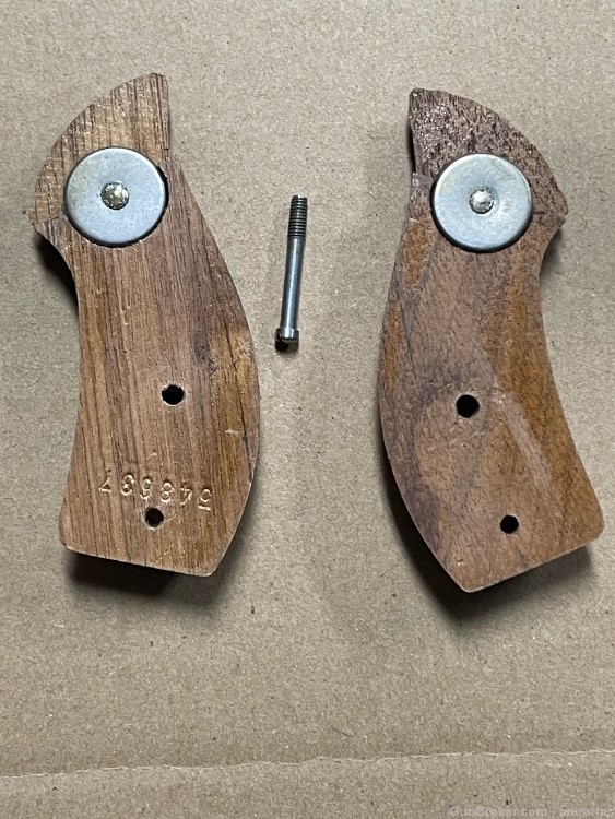 S&W J frame factory wood grips -img-1