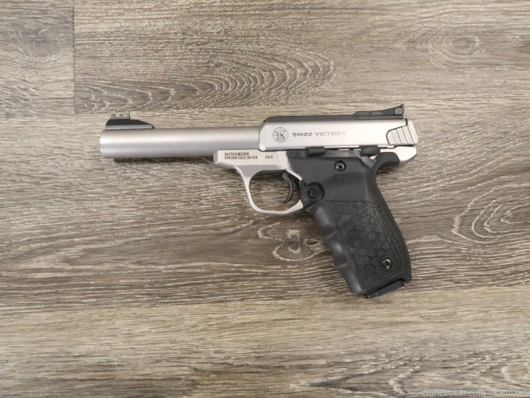Smith & Wesson Model SW22 Semi Auto Pistol .22 LR 5-1/2"-img-2
