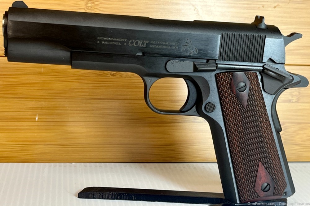 Colt Government Classic .45 ACP 1911 5" Bbl Blued w/ Wood Grips 8+1 O1911C-img-0