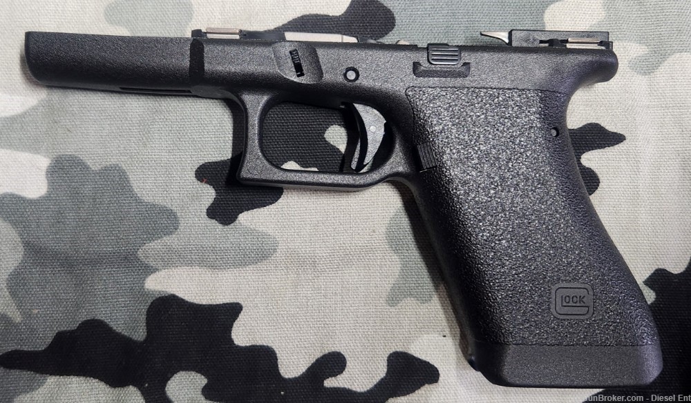 Glock 17 Gen 1 Complete Frame 9MM  Custom Ready  RARE GEN1 Exclusive-img-1