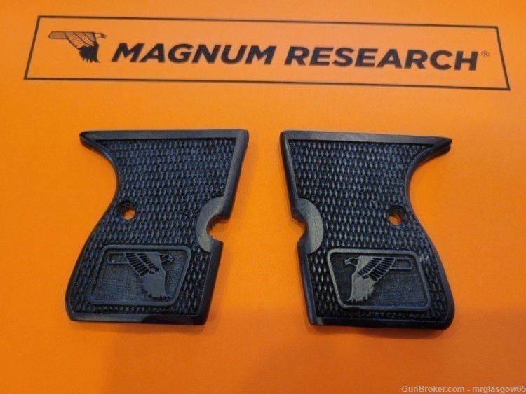 Magnum Research Micro Desert Eagle 380ACP New Black Checkered grips w/Eagle-img-1