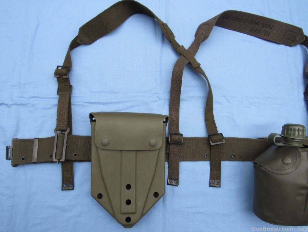 Dutch M.52  FAL Late Gear w/ Large + Small Packs, Canteen, Shovel Carrier-img-7