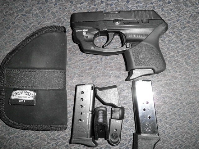RUGER LCP 380 LASER , HOLSTER AND EXTRA CLIPS-img-0