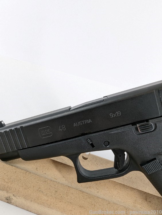 Glock G48 9mm w/ 2 Magazines & Case-img-6