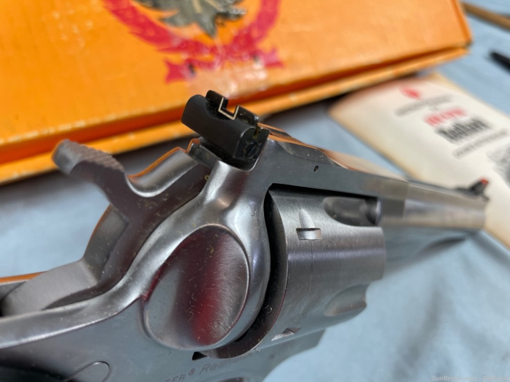 Ruger Stainless Redhawk .44 Magnum 5.5" + Presentation Grips  (sp) -img-14