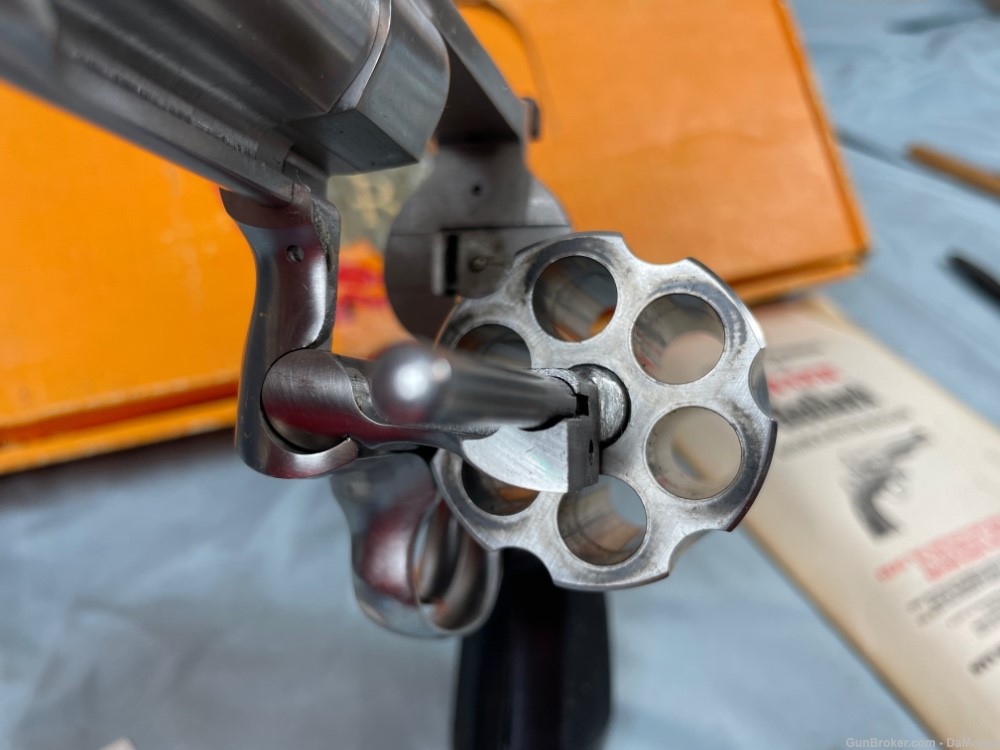 Ruger Stainless Redhawk .44 Magnum 5.5" + Presentation Grips  (sp) -img-10