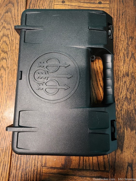 Beretta APX 9mm 17+1 2mags box and paperwork-img-7