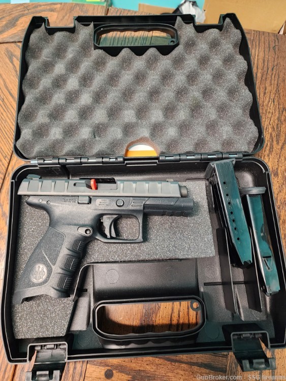 Beretta APX 9mm 17+1 2mags box and paperwork-img-0