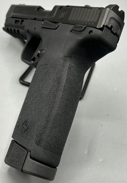 Smith & Wesson M&P 22 Magnum .22 WMR 4.35" Optic Ready TS S&W M&P 22WMR SW-img-3